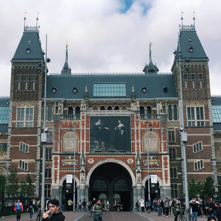 Day out in Amsterdam: Museum hopping and canal cruise