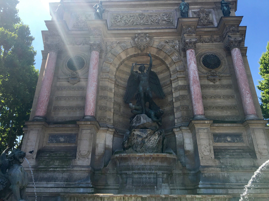 Fontaine Saint-Michel