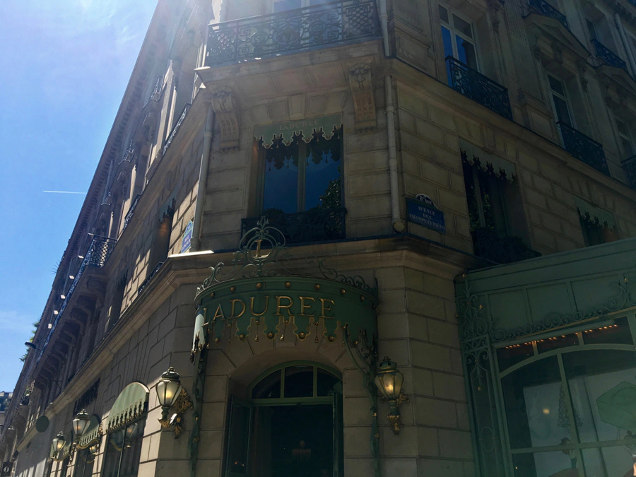 Ladurée Champs Elysées
