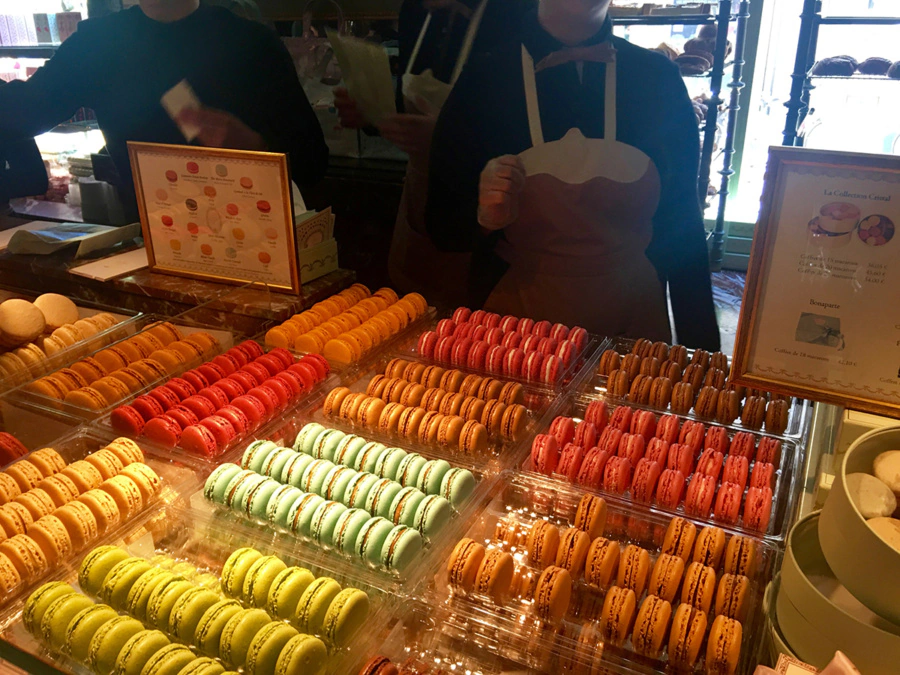 Ladurée Champs Elysées