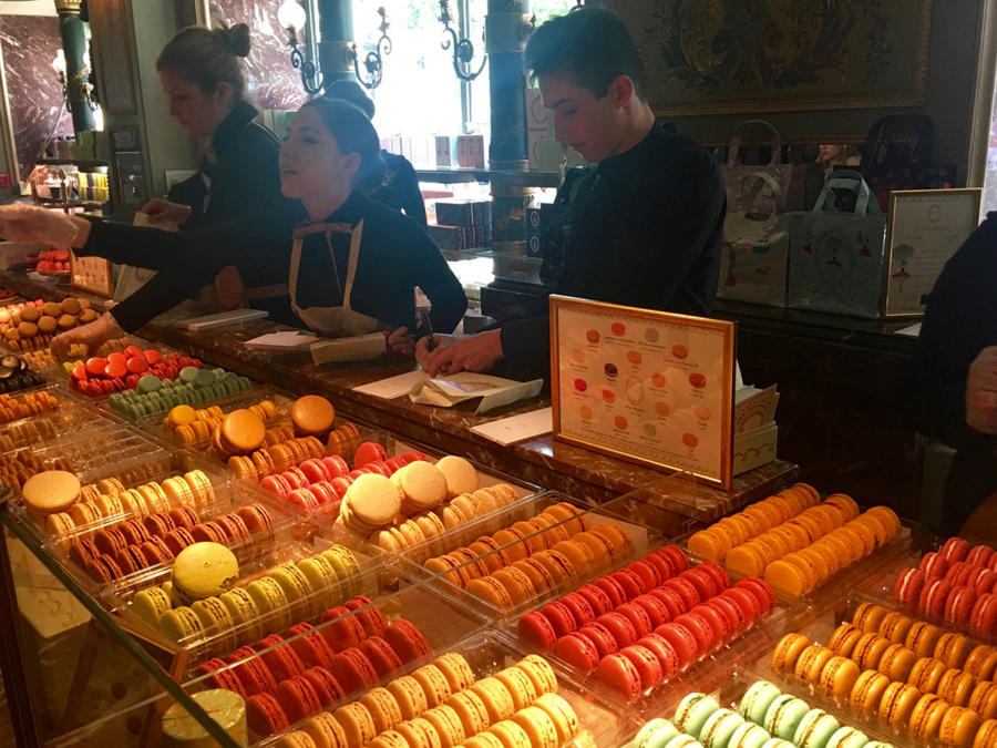 Ladurée Champs Elysées