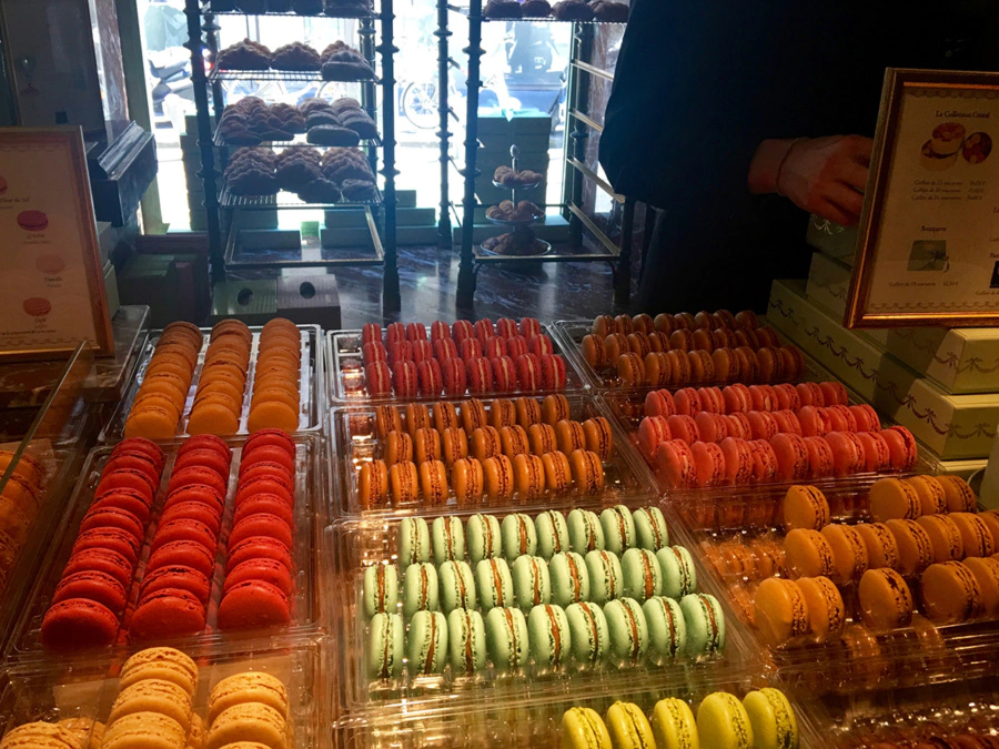 Ladurée Champs Elysées