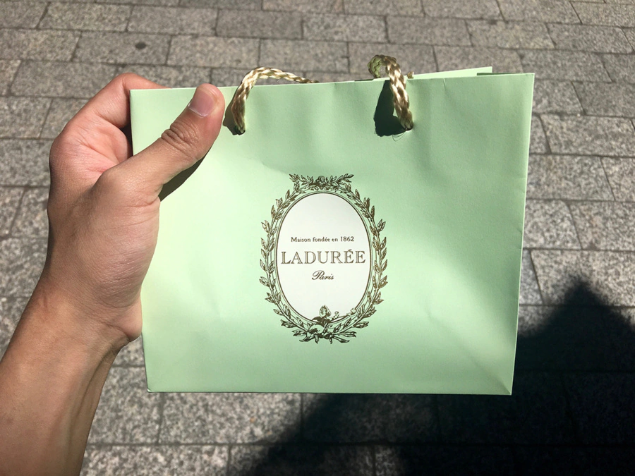 Ladurée Champs Elysées