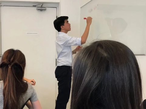 Want to work in Singapore? Here are some useful websites to find jobs width=