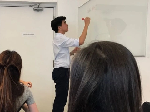 Want to work in Singapore? Here are some useful websites to find jobs