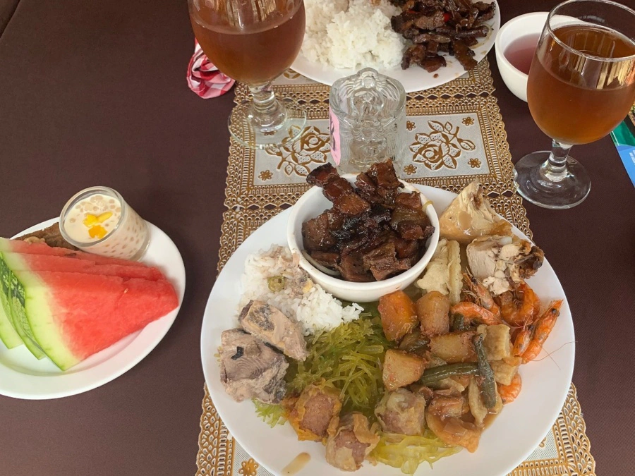 Loboc River Cruise buffet lunch | Lord Around The World