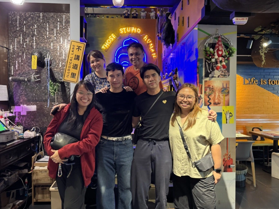 Enchong Dee and team in Hong Kong