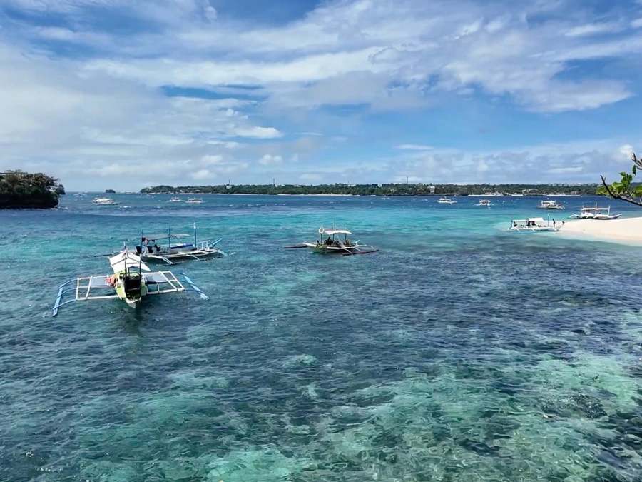 Island hopping in Boracay | Crystal Cove Island