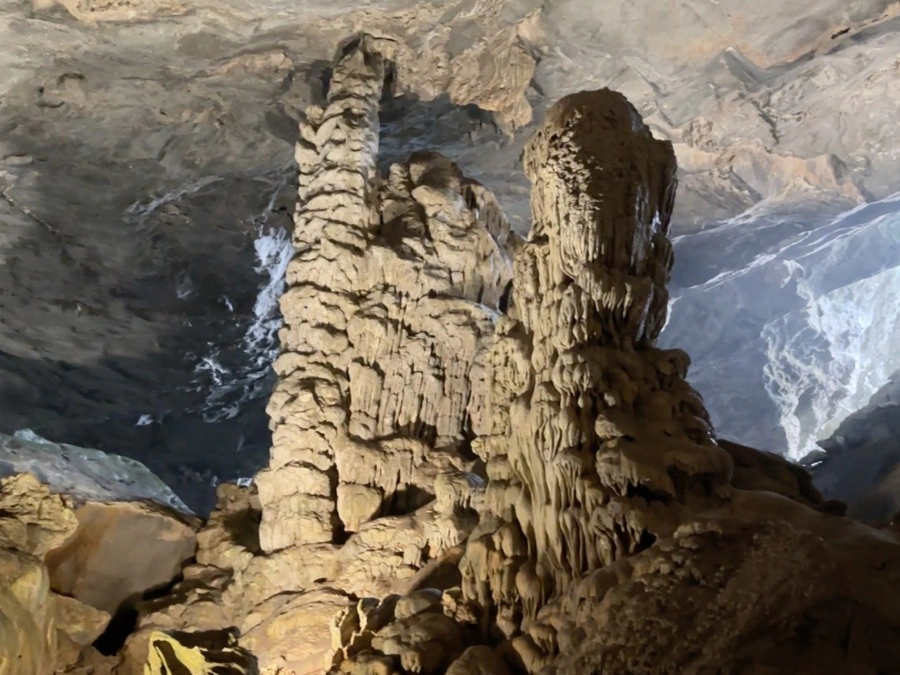 Sửng Sốt Cave Ha Long Bay Vietnam