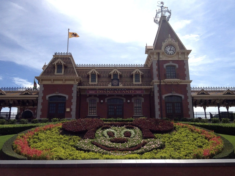 Hong Kong Disneyland Mickey Mouse Town Square